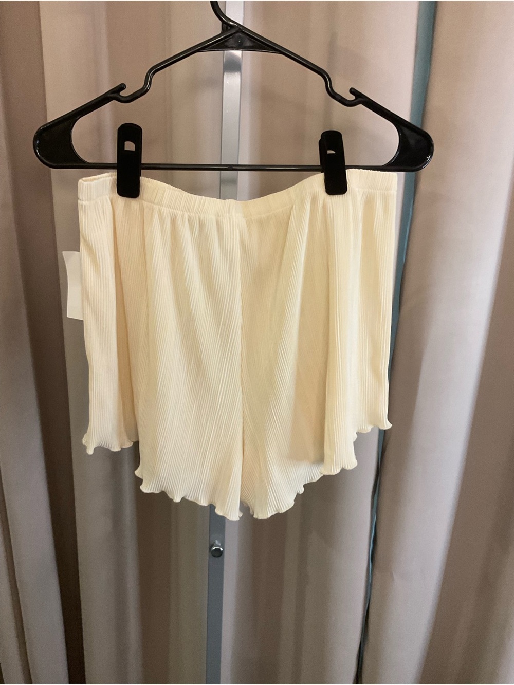 Open Edit Plissé Shorts NWOT - Picture 2 of 3